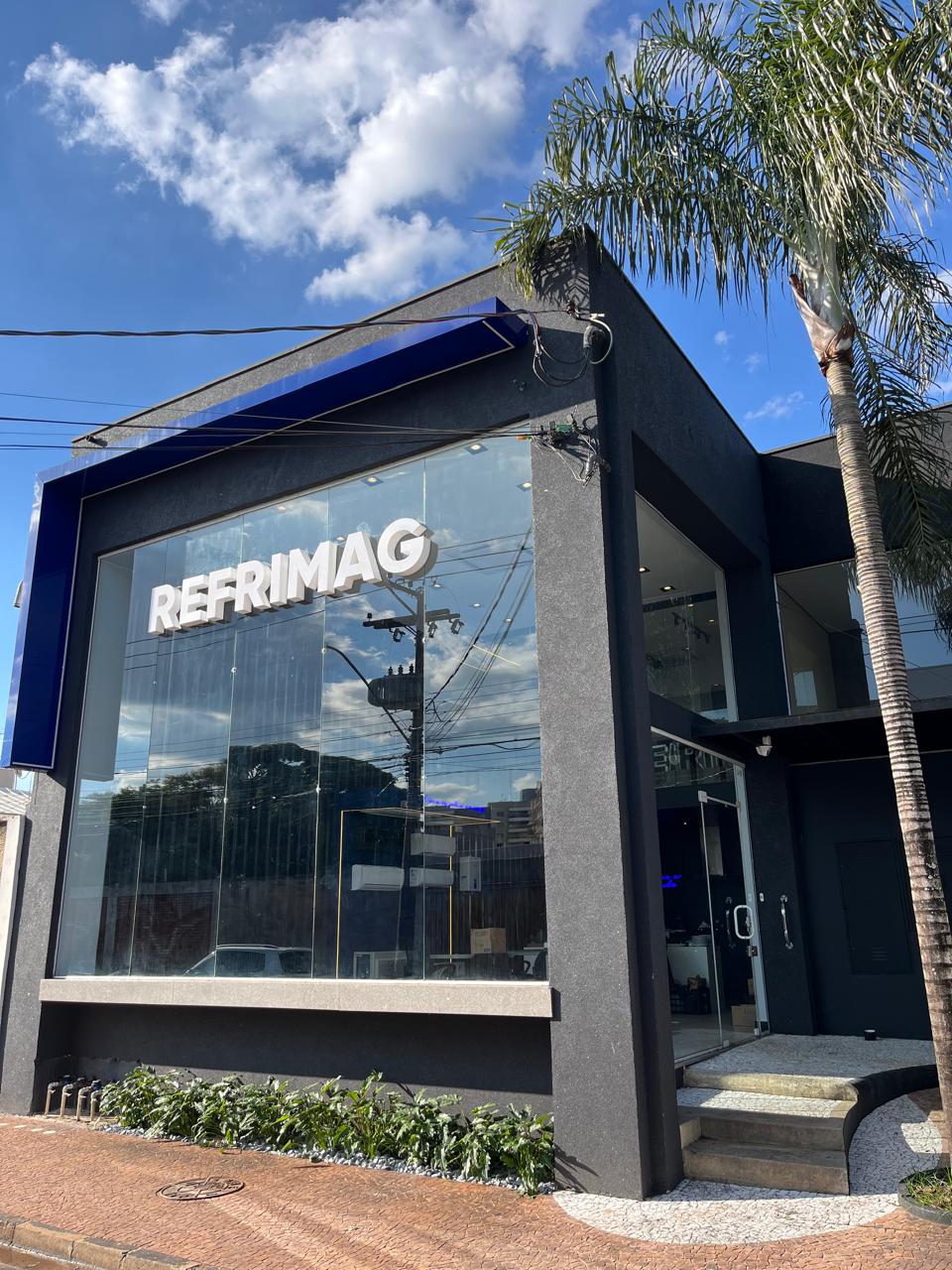 Equipe e sede da Refrimag Engenharia Térmica